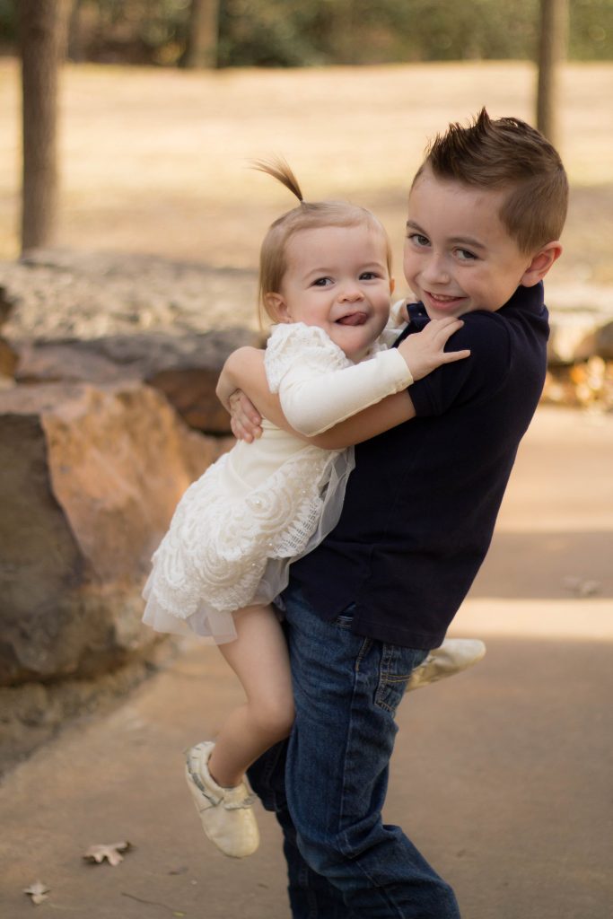 Sutherlin Family at Grapevine Botanical Gardens | beccasuephotography.com