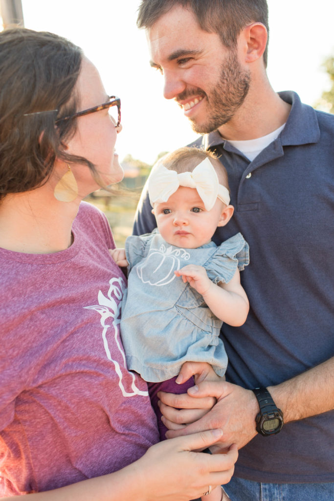 Pumpkin Patch Pictures | Becca Sue Photography - beccasuephotography.com