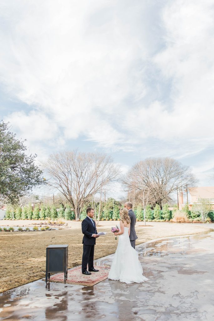 Surprise Wedding - Dallas, Texas | Becca Sue Photography - www.beccasuephotography.com