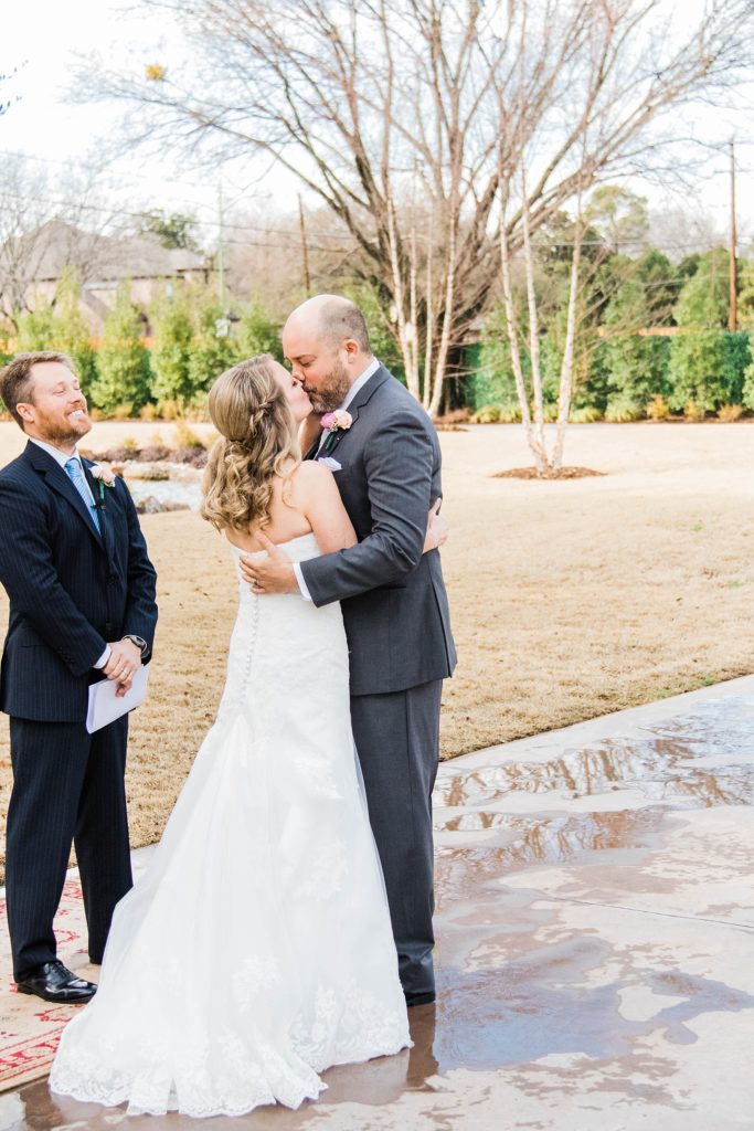 Surprise Wedding - Dallas, Texas | Becca Sue Photography - www.beccasuephotography.com