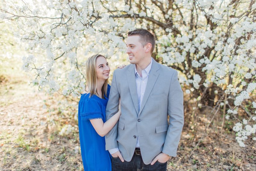 Spring Blossom Engagement Session | Becca Sue Photography - www.beccasuephotography.com