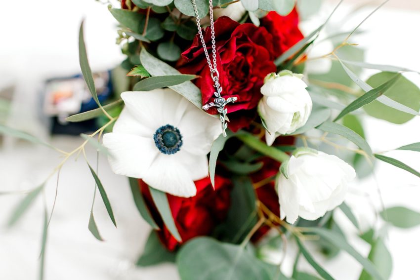 Beauty and the Beast Wedding (Bridgeport, Texas) | Becca Sue Photography - beccasuephotography.com