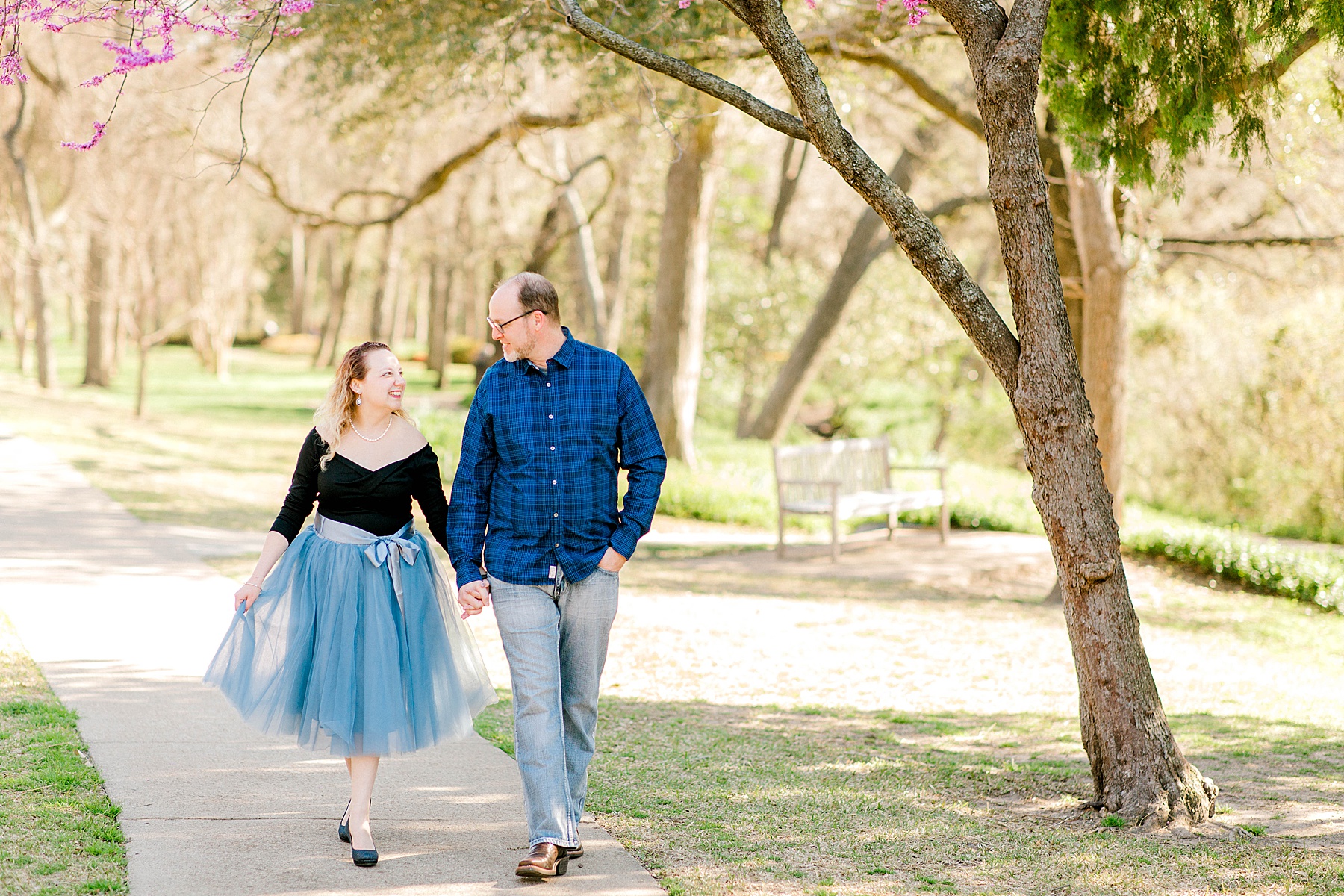 Bright and Bubbly Spring Engagement Session - Dallas, Texas