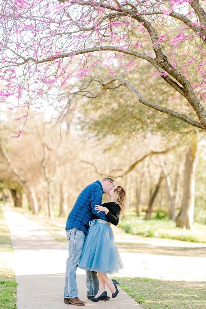 Bright and Bubbly Spring Engagement Session - Dallas, Texas