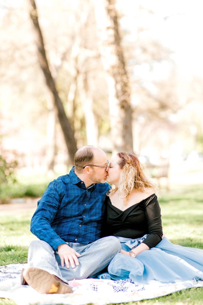 Bright and Bubbly Spring Engagement Session - Dallas, Texas