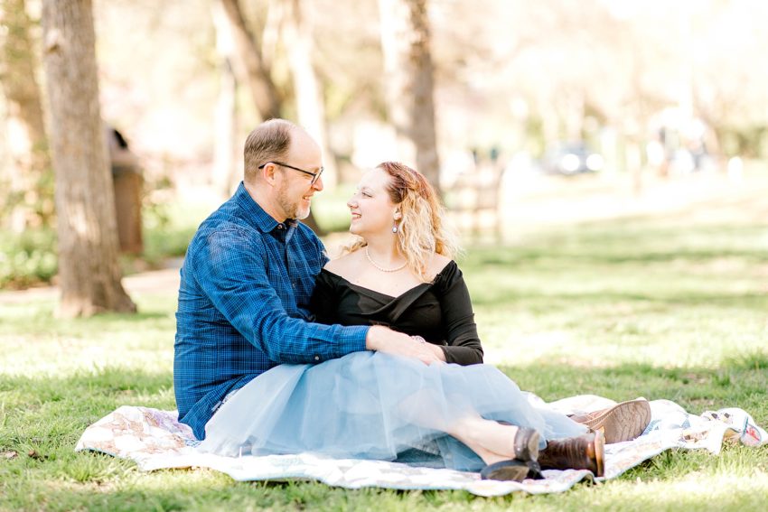 Bright and Bubbly Spring Engagement Session - Dallas, Texas