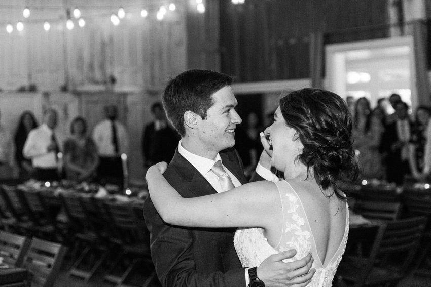 Peach and Sage Spring Wedding (Axtell, Texas) | Becca Sue Photography - www.beccasuephotography.com