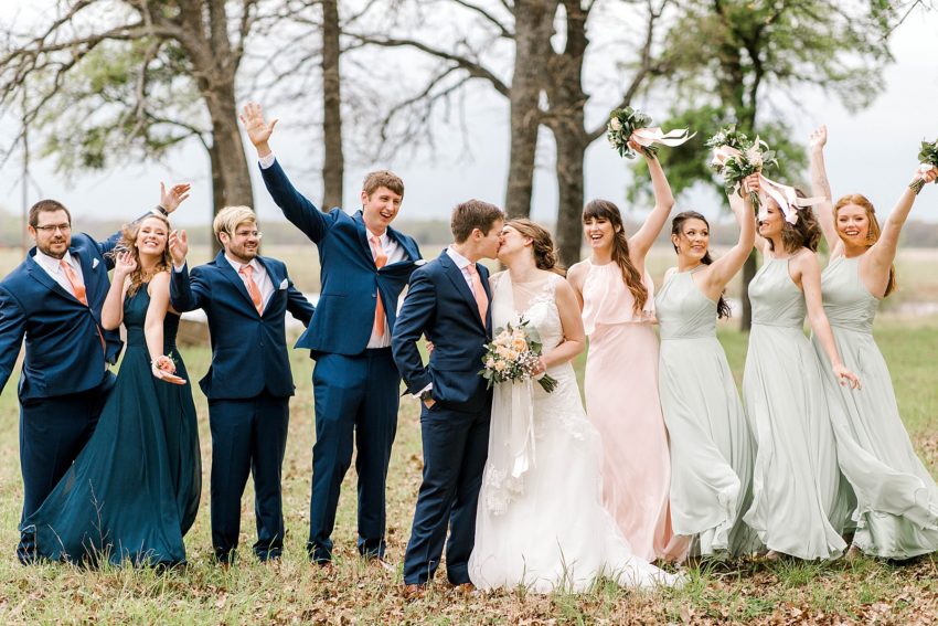 Peach and Sage Spring Wedding (Axtell, Texas) | Becca Sue Photography - www.beccasuephotography.com