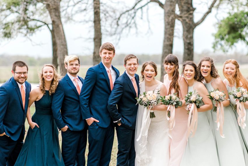 Peach and Sage Spring Wedding (Axtell, Texas) | Becca Sue Photography - www.beccasuephotography.com