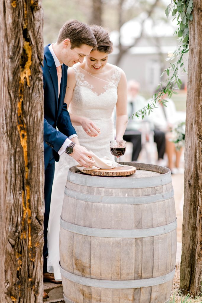 Peach and Sage Spring Wedding (Axtell, Texas) | Becca Sue Photography - www.beccasuephotography.com
