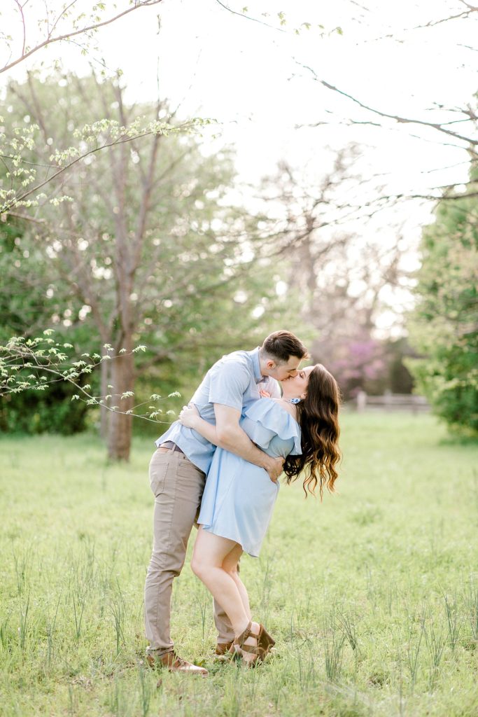 Bluebonnet Spring Engagement (Euless, Texas) | Becca Sue Photography - beccasuephotography.com
