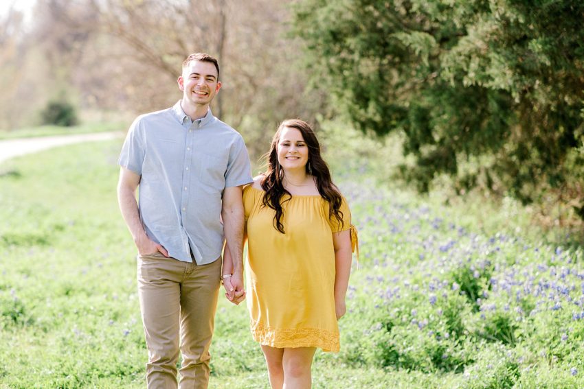 Bluebonnet Spring Engagement (Euless, Texas) | Becca Sue Photography - beccasuephotography.com