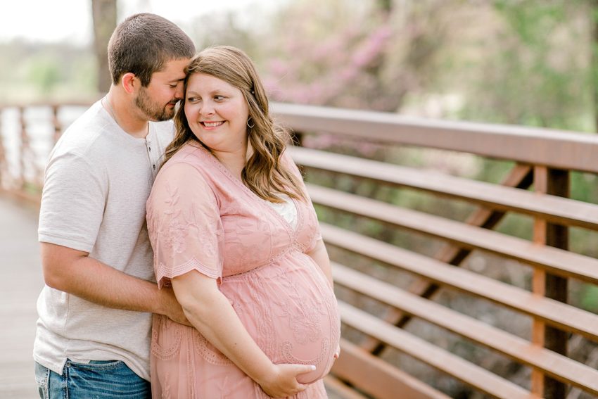 Sweet Spring Maternity Session (Euless, TX)| Becca Sue Photography - beccasuephotography.com