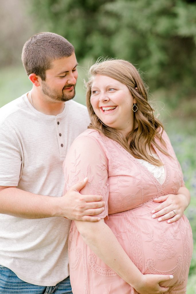 Sweet Spring Maternity Session (Euless, TX)| Becca Sue Photography - beccasuephotography.com