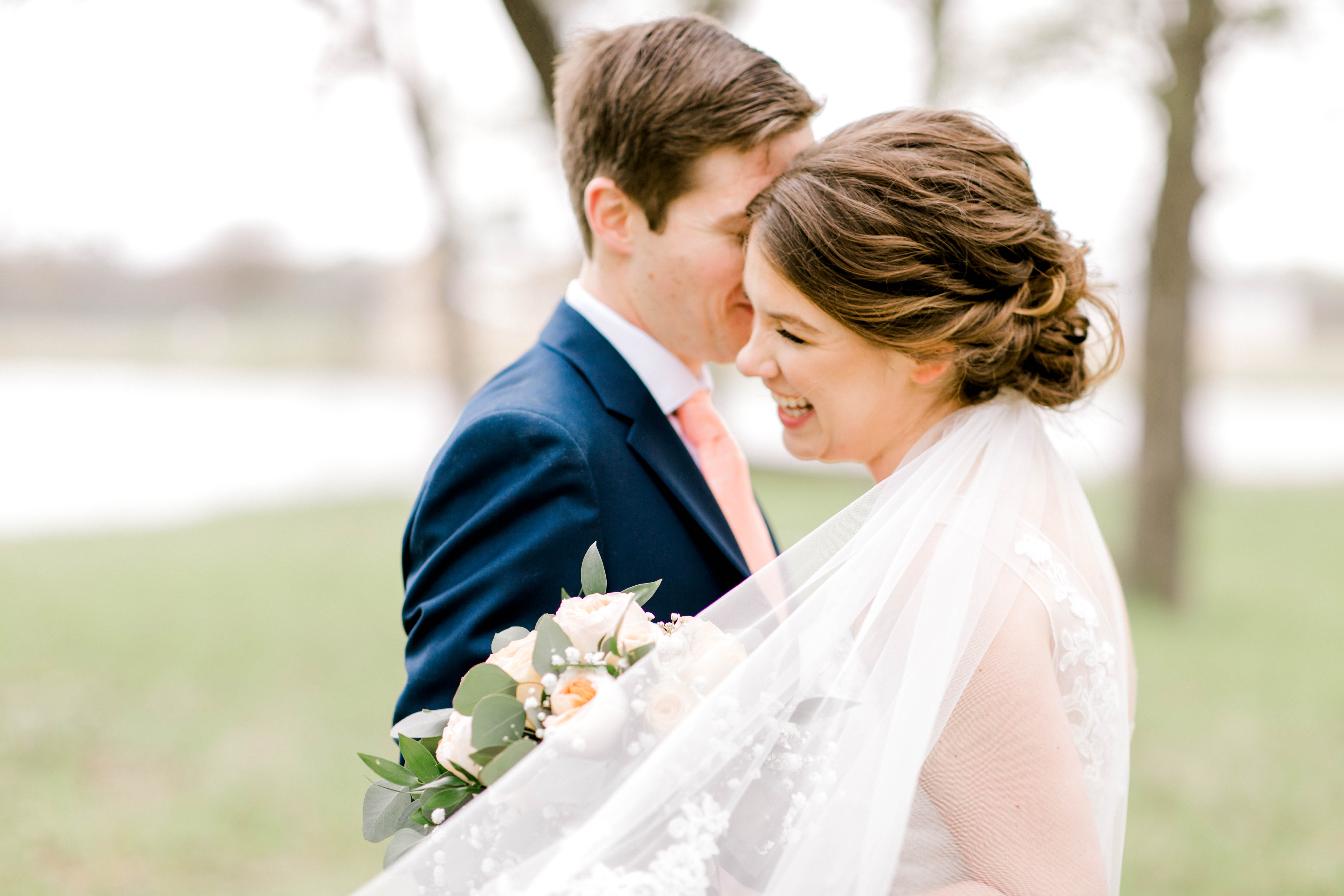 Peach and Sage Spring Wedding (Axtell, Texas) | Becca Sue Photography - www.beccasuephotography.com