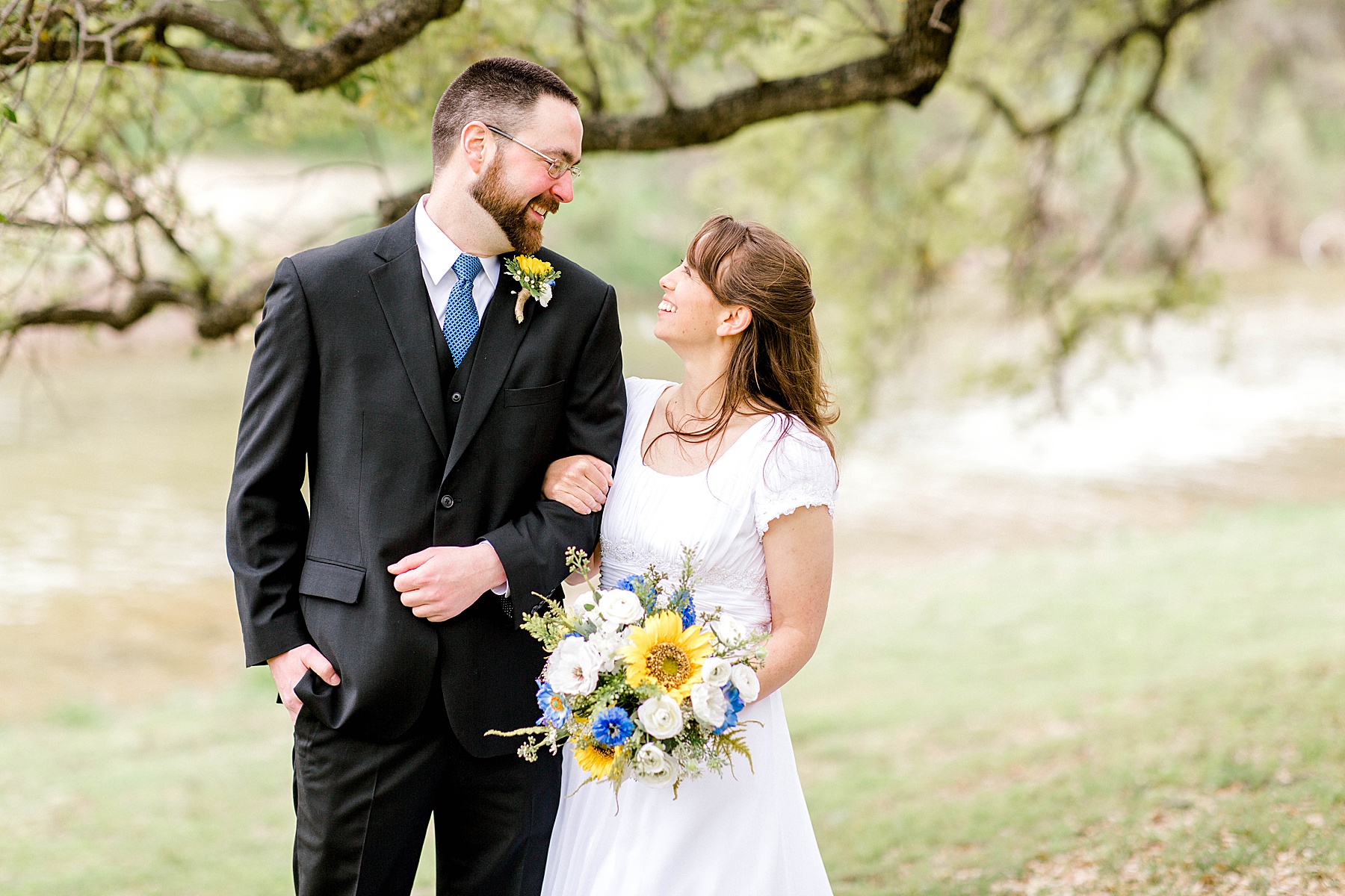 Simple and Sweet Spring Wedding (Glen Rose, Texas) | Becca Sue Photography - beccasuephotography.com