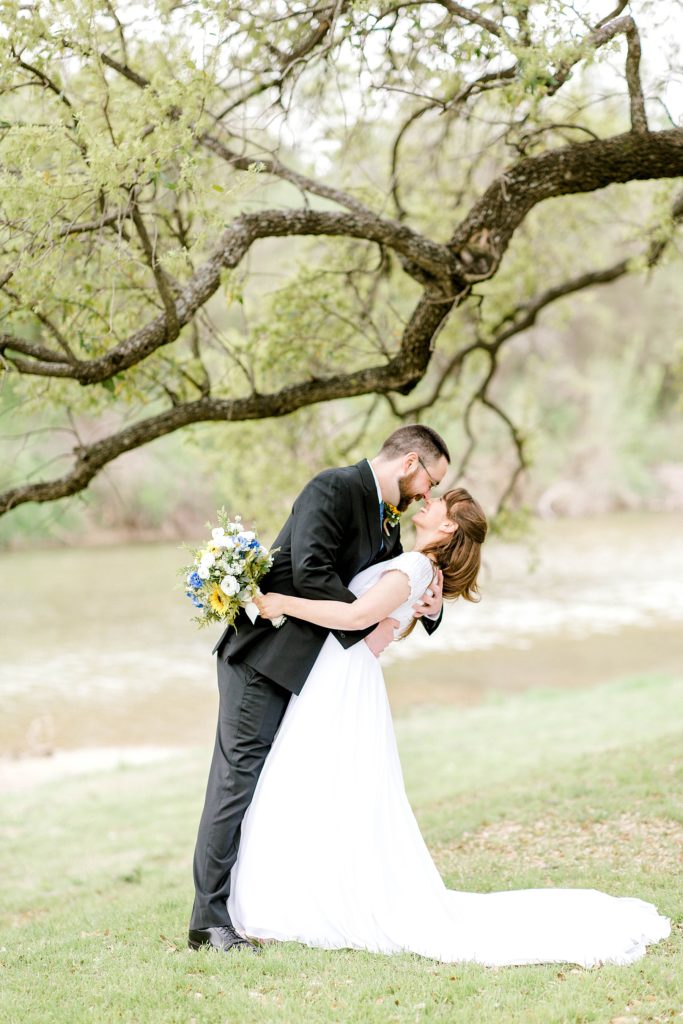 Simple and Sweet Spring Wedding (Glen Rose, Texas) | Becca Sue Photography - beccasuephotography.com
