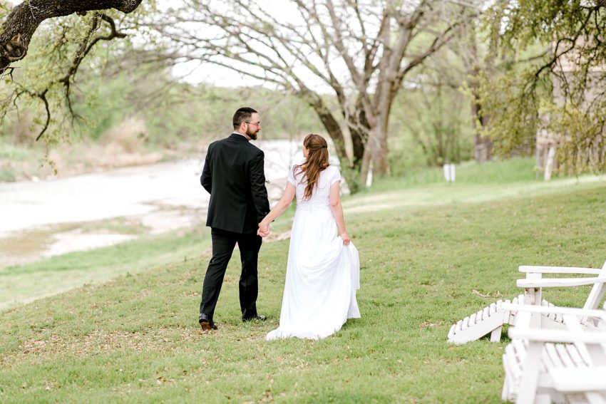 Simple and Sweet Spring Wedding (Glen Rose, Texas) | Becca Sue Photography - beccasuephotography.com