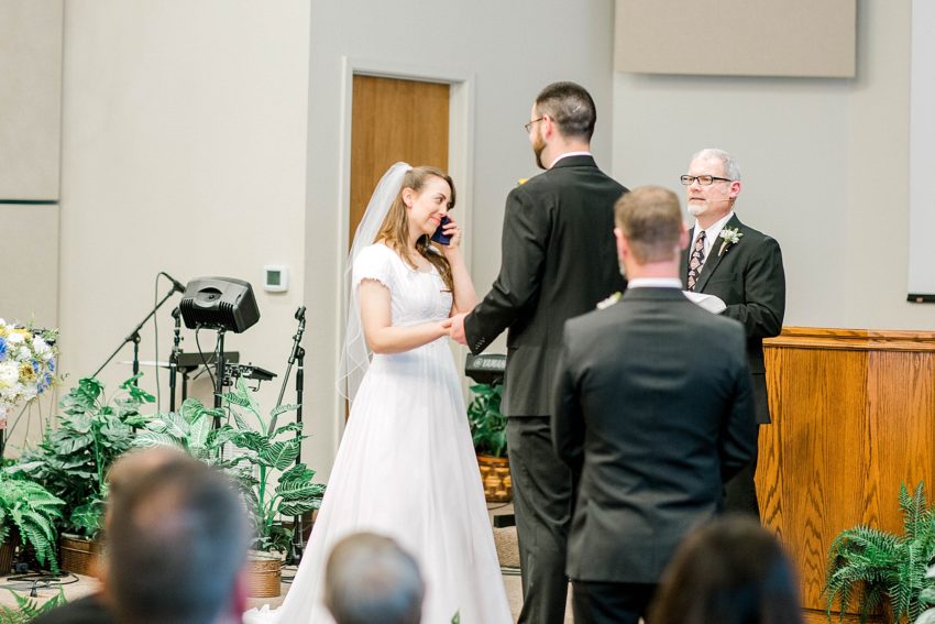 Simple and Sweet Spring Wedding (Glen Rose, Texas) | Becca Sue Photography - beccasuephotography.com