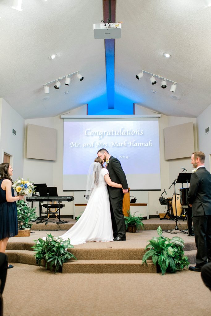 Simple and Sweet Spring Wedding (Glen Rose, Texas) | Becca Sue Photography - beccasuephotography.com
