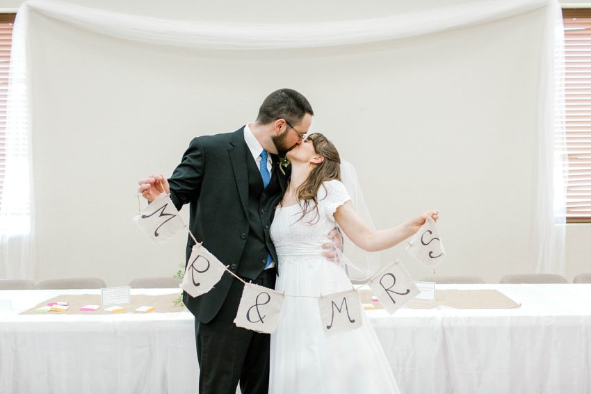 Simple and Sweet Spring Wedding (Glen Rose, Texas) | Becca Sue Photography - beccasuephotography.com