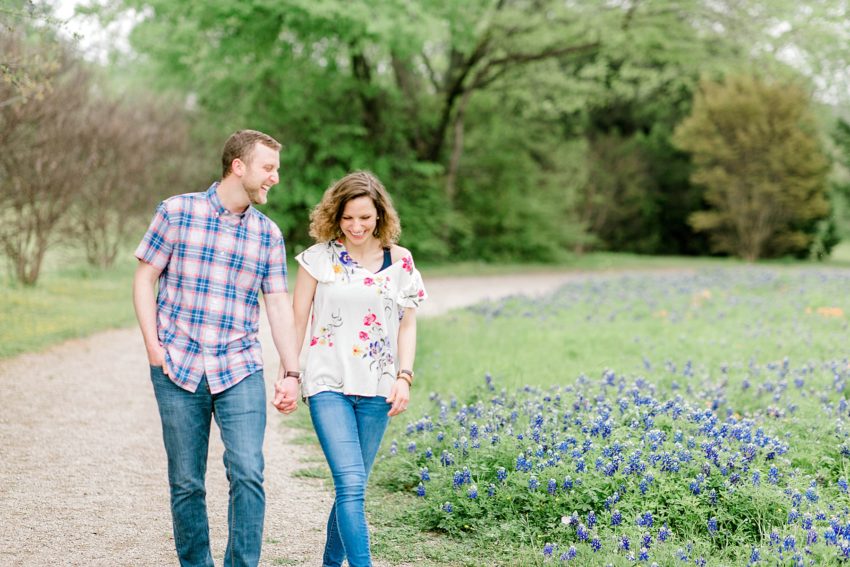 Spring Bluebonnet Sessions | Becca Sue Photography - beccasuephotography.com