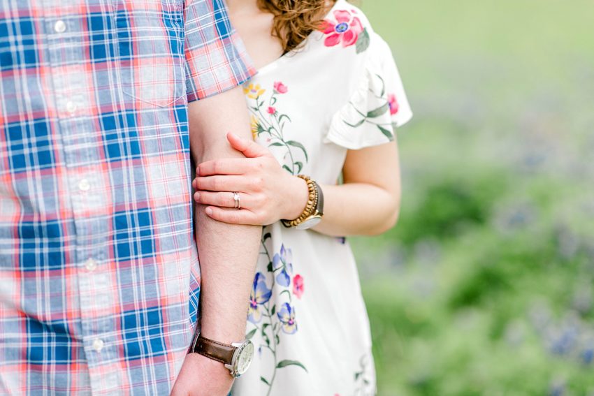 Spring Bluebonnet Sessions | Becca Sue Photography - beccasuephotography.com