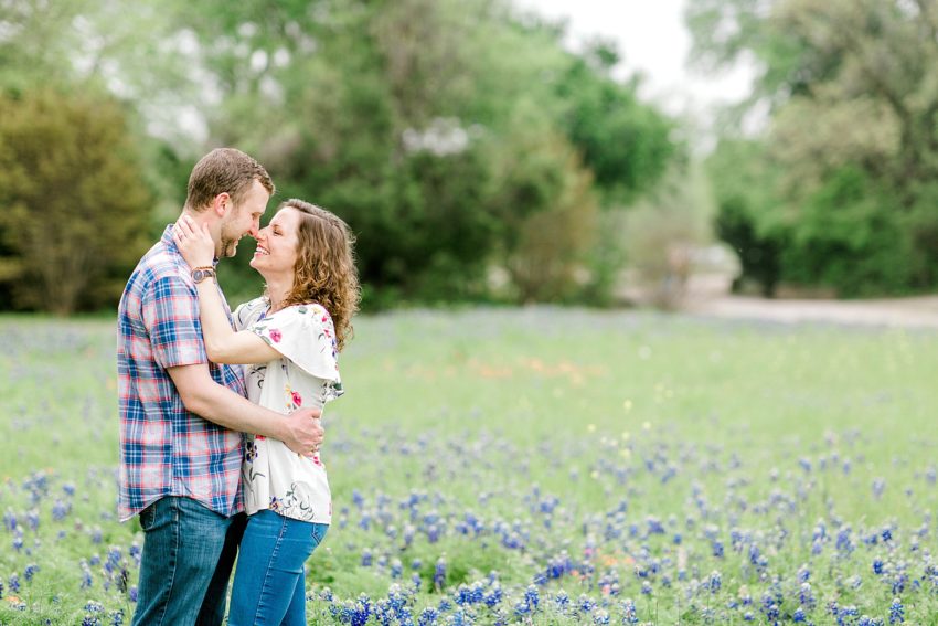 Spring Bluebonnet Sessions | Becca Sue Photography - beccasuephotography.com