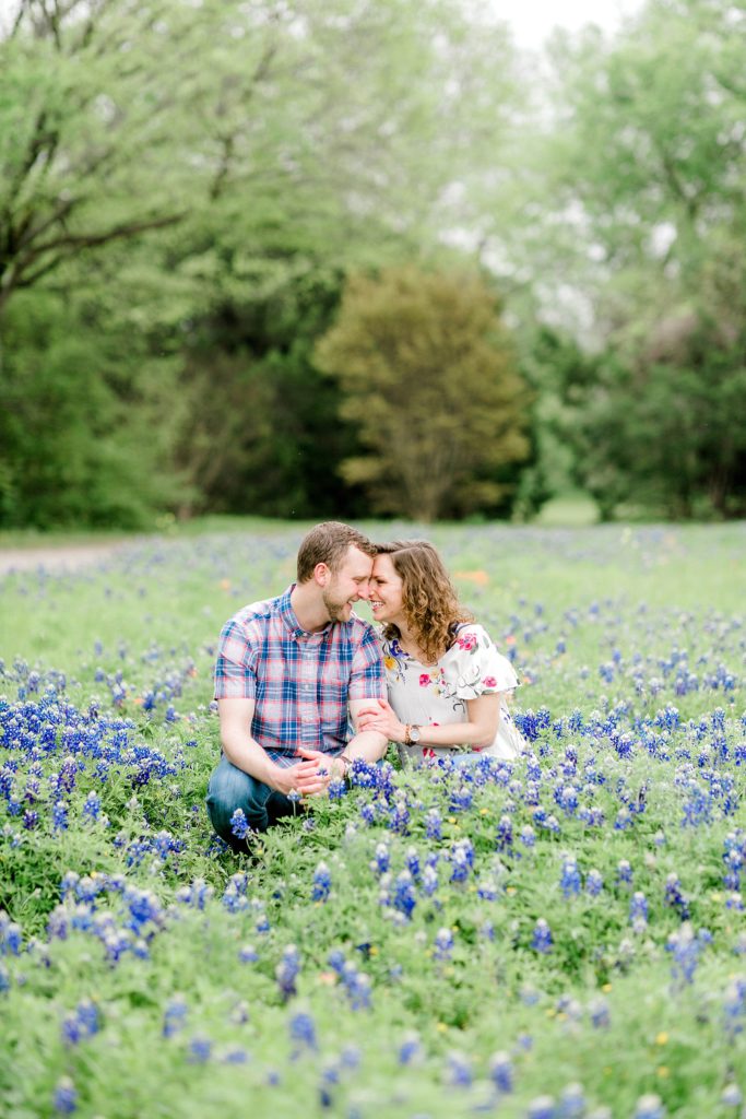 Spring Bluebonnet Sessions | Becca Sue Photography - beccasuephotography.com
