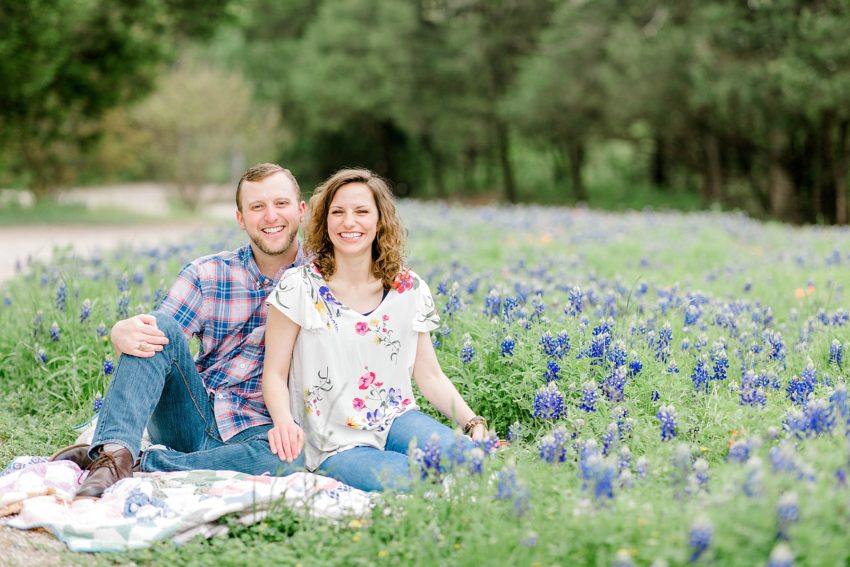 Spring Bluebonnet Sessions | Becca Sue Photography - beccasuephotography.com