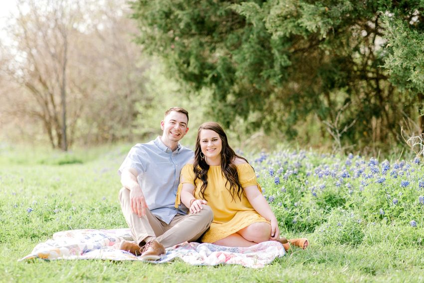 Spring Bluebonnet Sessions | Becca Sue Photography - beccasuephotography.com