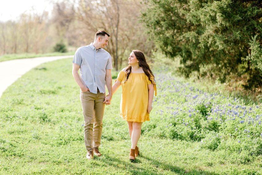Spring Bluebonnet Sessions | Becca Sue Photography - beccasuephotography.com