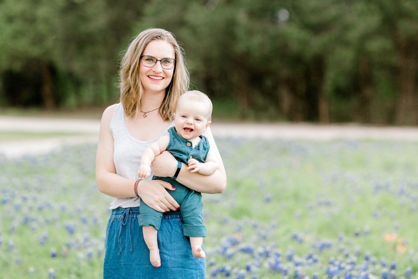 Spring Bluebonnet Sessions | Becca Sue Photography - beccasuephotography.com