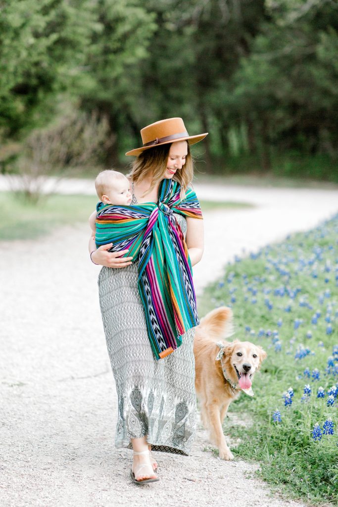 Spring Bluebonnet Sessions | Becca Sue Photography - beccasuephotography.com
