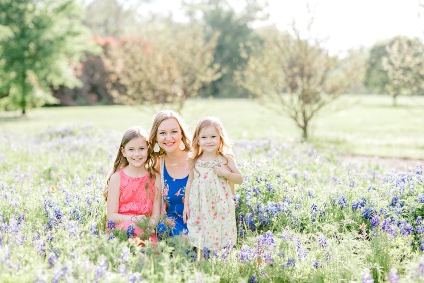 Spring Bluebonnet Sessions | Becca Sue Photography - beccasuephotography.com