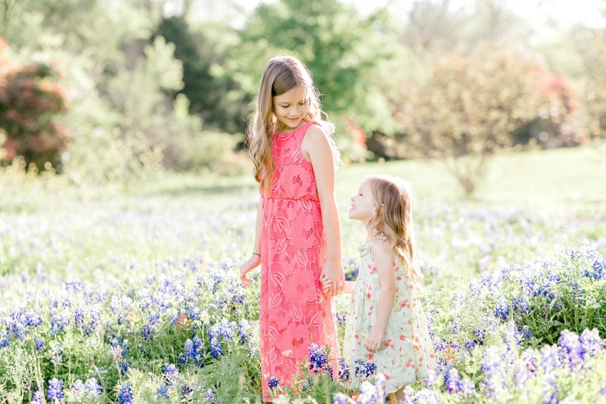 Spring Bluebonnet Sessions | Becca Sue Photography - beccasuephotography.com