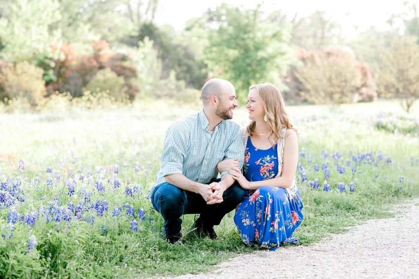 Spring Bluebonnet Sessions | Becca Sue Photography - beccasuephotography.com