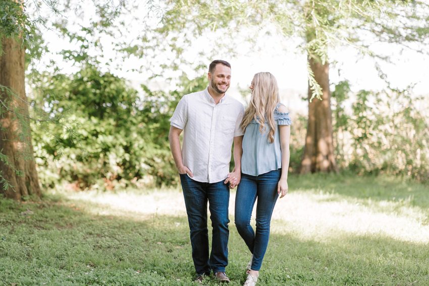 Lakeside Engagement Session (Dallas, Texas) | Becca Sue Photography - www.beccasuephotography.com