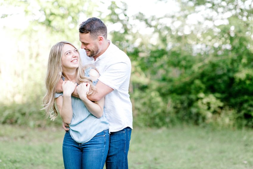 Lakeside Engagement Session (Dallas, Texas) | Becca Sue Photography - www.beccasuephotography.com