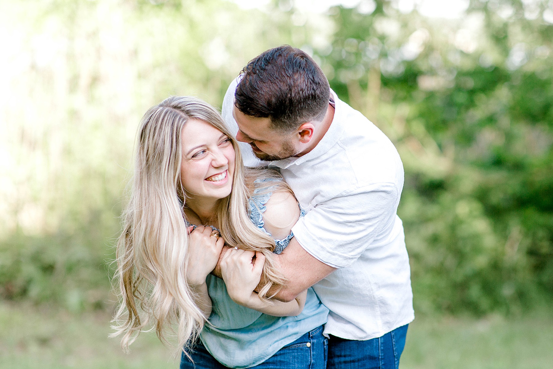 Lakeside Engagement Session (Dallas, Texas) | Becca Sue Photography - www.beccasuephotography.com