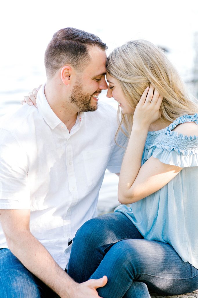 Lakeside Engagement Session (Dallas, Texas) | Becca Sue Photography - www.beccasuephotography.com