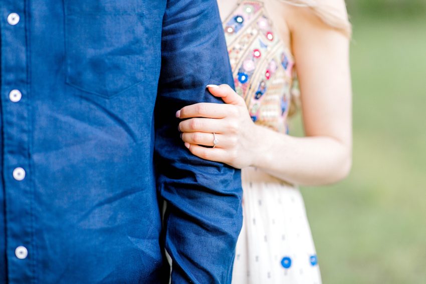 Lakeside Engagement Session (Dallas, Texas) | Becca Sue Photography - www.beccasuephotography.com