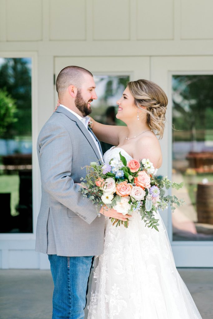 Rustic Chic Spring Wedding (Emory, Texas) | Becca Sue Photography - www.beccasuephotography.com
