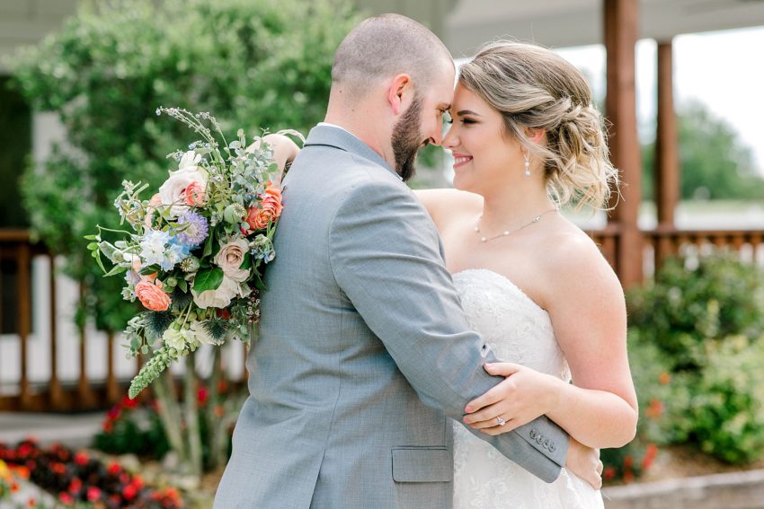Rustic Chic Spring Wedding (Emory, Texas) | Becca Sue Photography - www.beccasuephotography.com