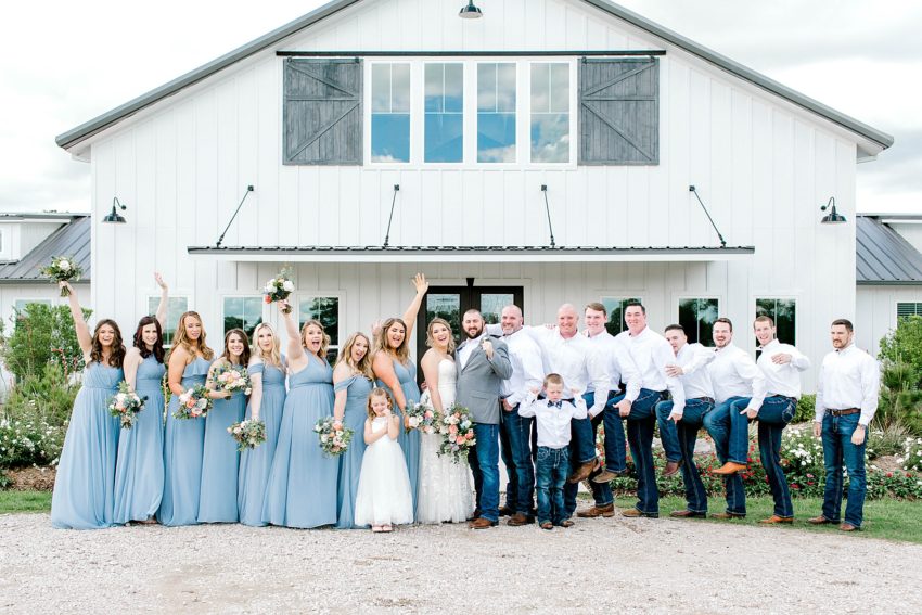 Rustic Chic Spring Wedding (Emory, Texas) | Becca Sue Photography - www.beccasuephotography.com