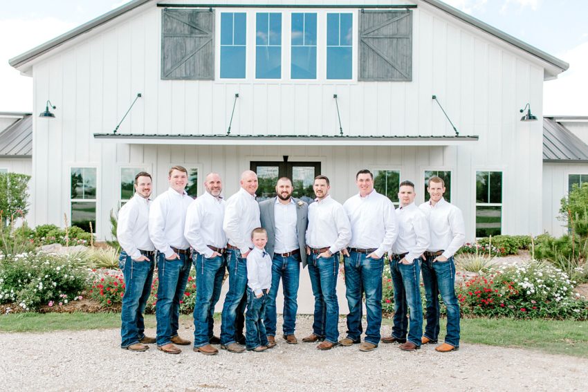 Rustic Chic Spring Wedding (Emory, Texas) | Becca Sue Photography - www.beccasuephotography.com