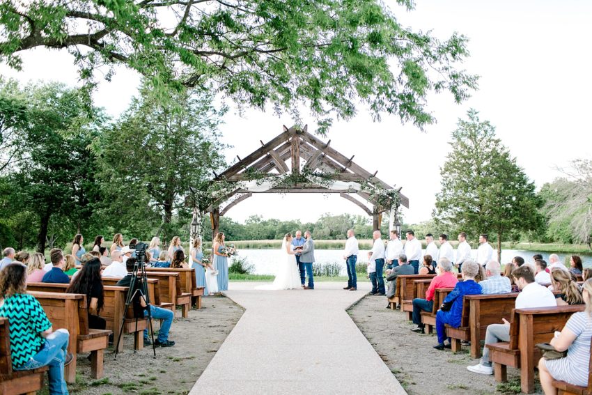 Rustic Chic Spring Wedding (Emory, Texas) | Becca Sue Photography - www.beccasuephotography.com