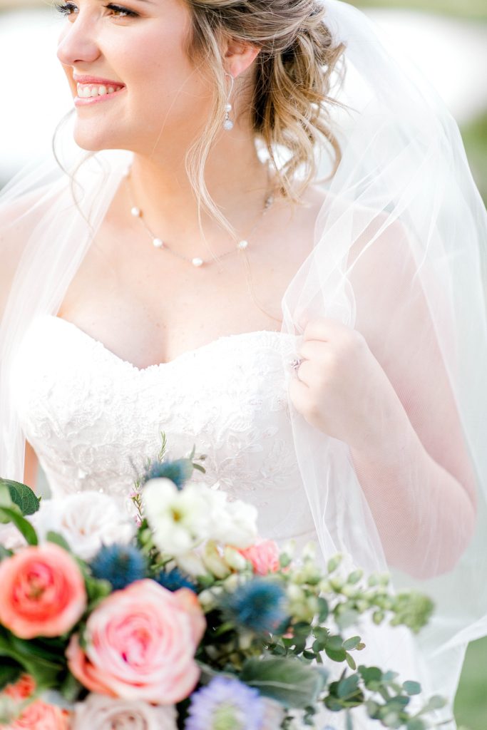 Rustic Chic Spring Wedding (Emory, Texas) | Becca Sue Photography - www.beccasuephotography.com