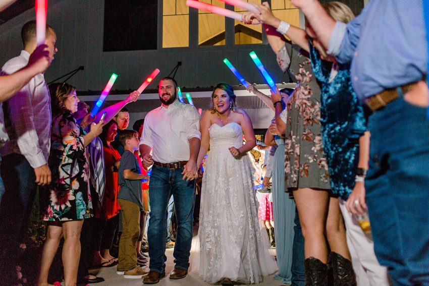 Rustic Chic Spring Wedding (Emory, Texas) | Becca Sue Photography - www.beccasuephotography.com