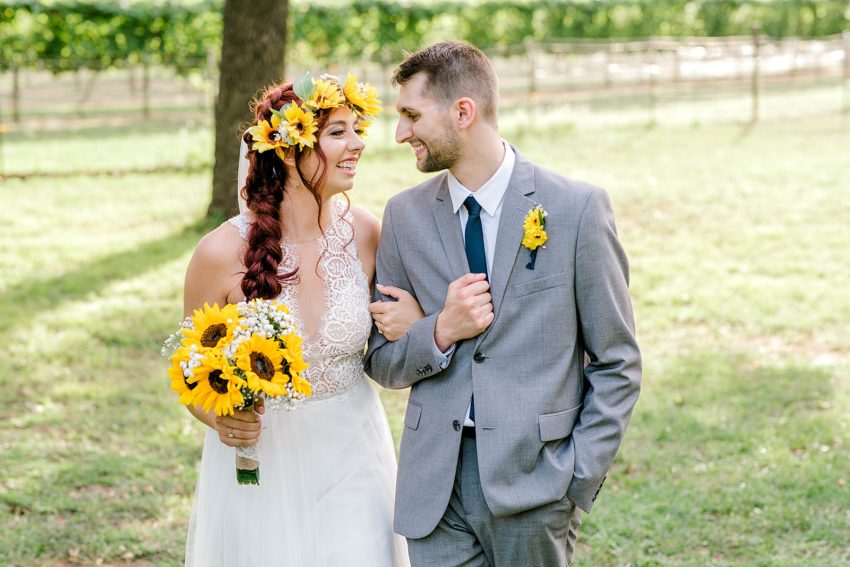 Sunflower Summer Wedding - Burleson, Texas | Becca Sue Photography - www.beccasuephotography.com